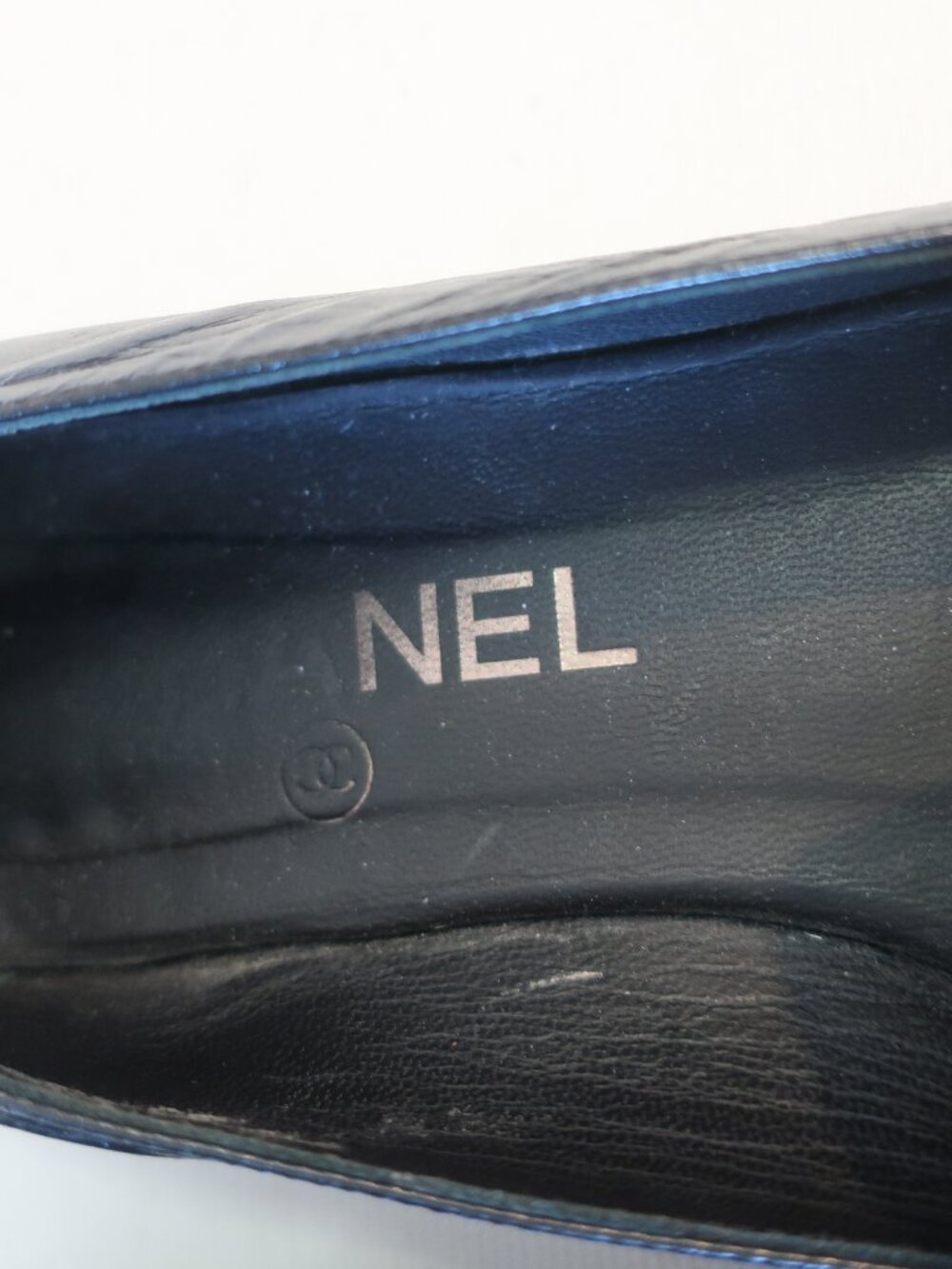 Authentic Womens Chanel Black Leather CC Flat Loafer Shoes 35.5 US/5 - Picture 4 of 16